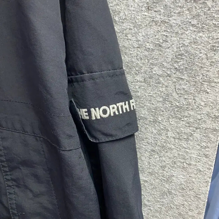 [BUNJANG] The North Face Black Pocket Windbreaker Jacket / 노스페이스 블랙포켓 바람막이 자켓 B4222