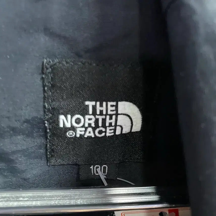 [BUNJANG] The North Face Black Pocket Windbreaker Jacket / 노스페이스 블랙포켓 바람막이 자켓 B4222