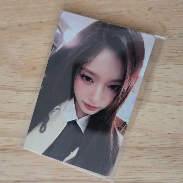[BUNJANG] IVE - Iseo Black Hole POB Photocard / 아이브 이서 블랙홀 공방포카 판매