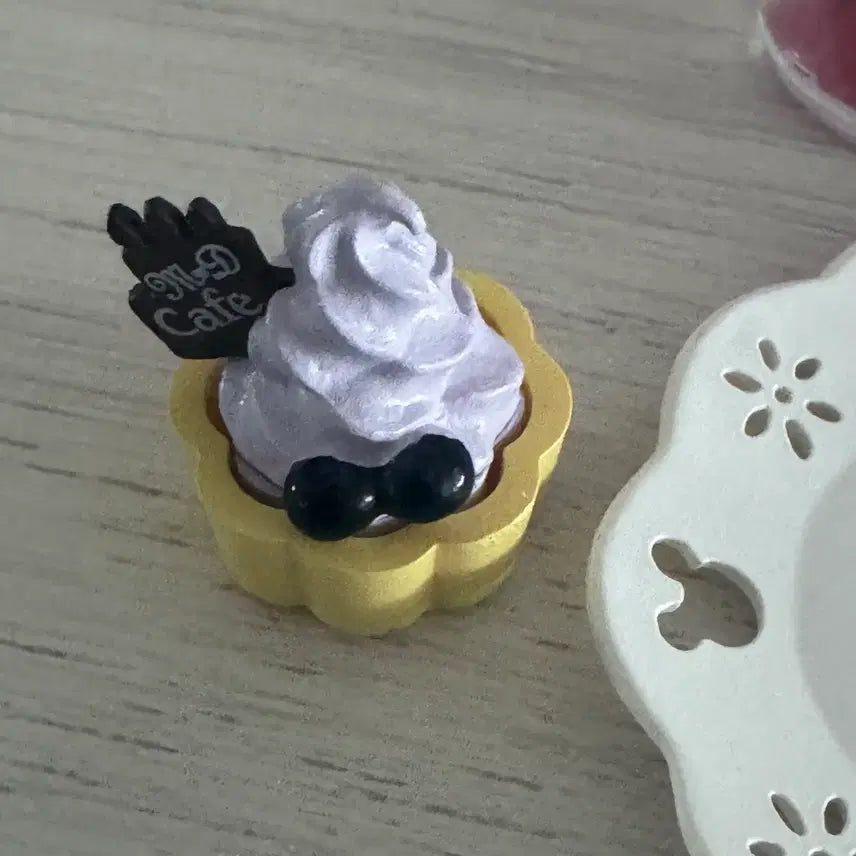 [BUNJANG] Disney Minnie Mouse Lovely Cake Miniature / 단종)미니어처 디즈니 단종식완 미니마우스 러블리케이크  프리티카페