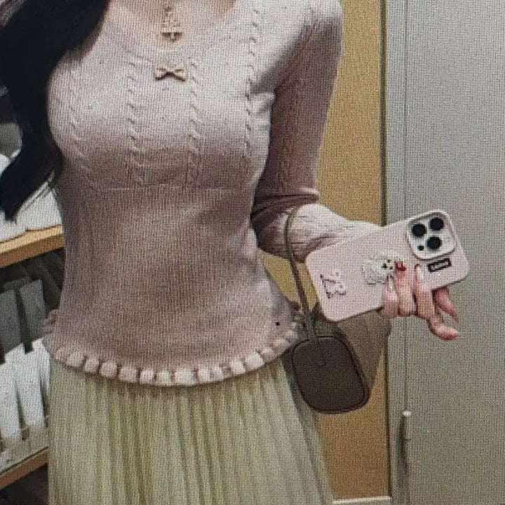 [BUNJANG] V-Neck Ribbon Knit Sweater / (해외배송) 브이넥 귀여운 리본 니트 스웨터