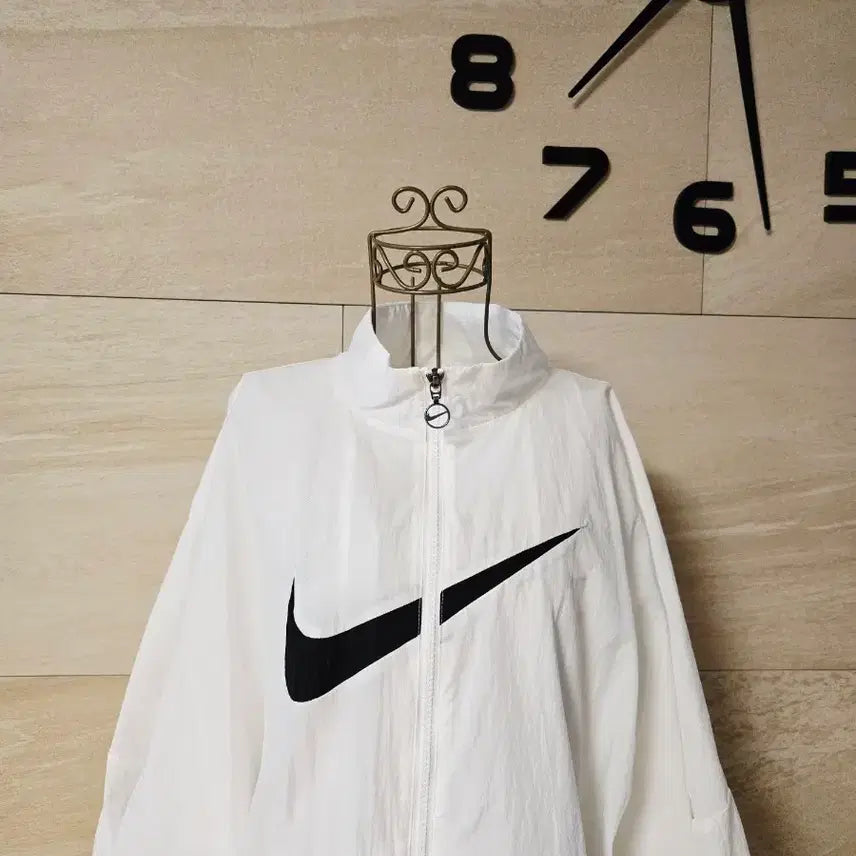 [BUNJANG] Nike Women's Windbreaker Jacket / [m] 나이키 여성 바람막이 자켓 런닝복