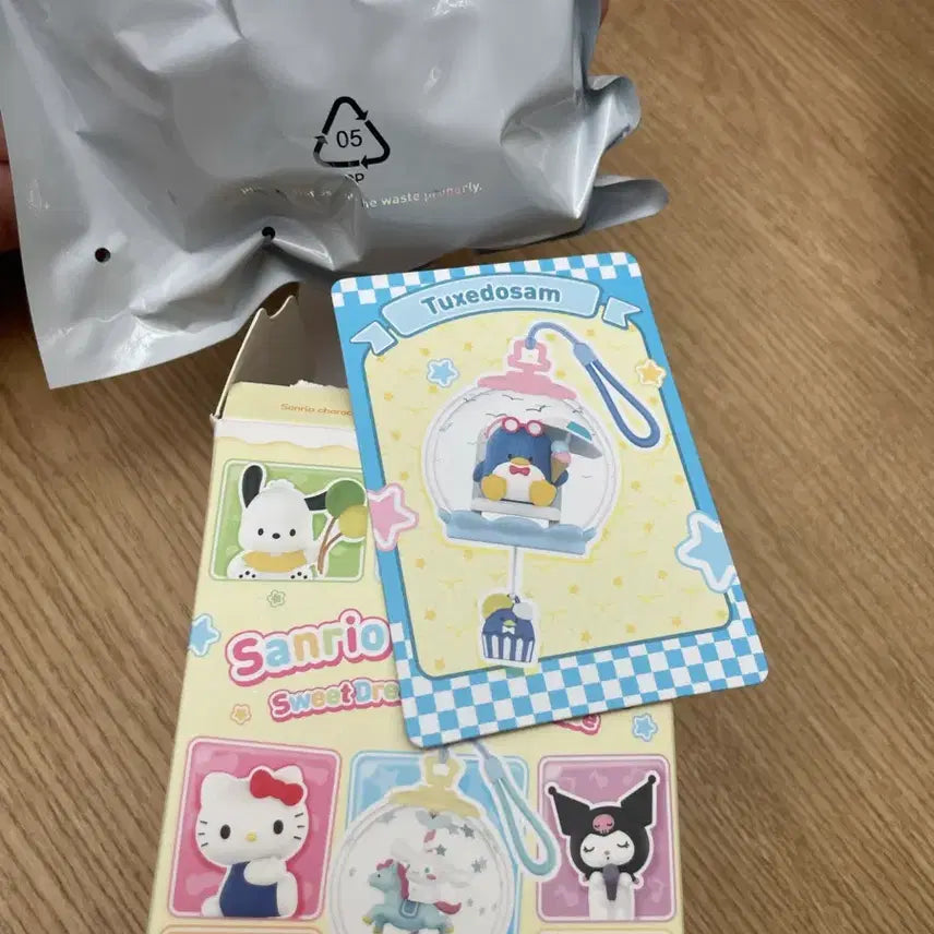 [BUNJANG] Sanrio Sweet Dreams Tuxedo Sam Figure / 산리오 스위트드림 턱시도샘 (케로피교환)