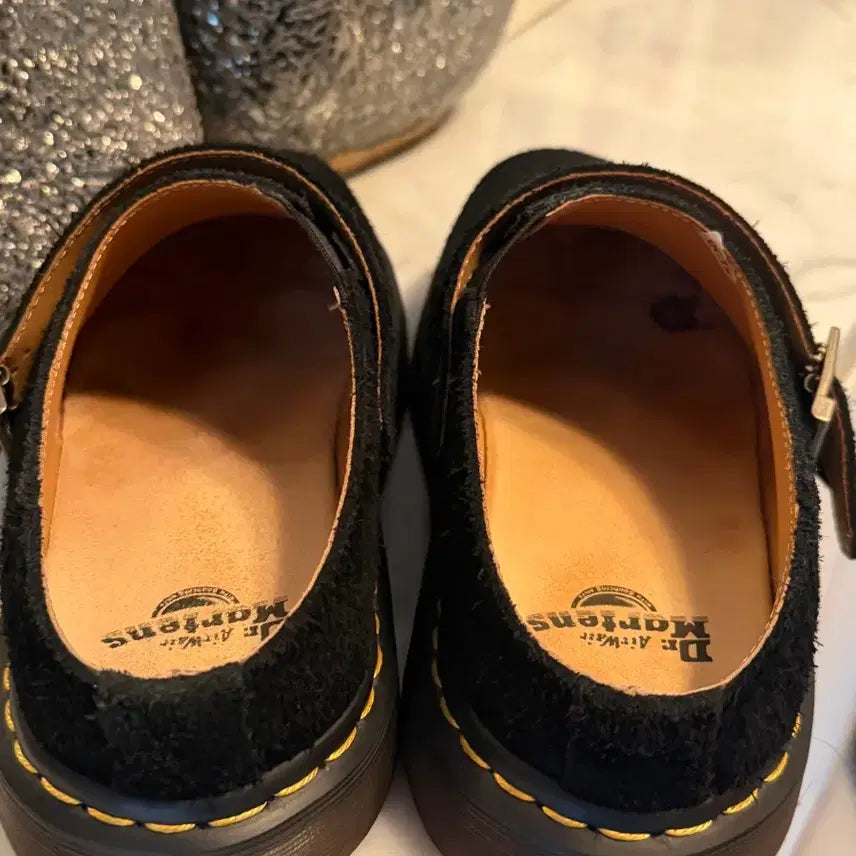 [BUNJANG] Dr. Martens Aysham Black Suede Sandals / 닥터마틴 아이샴