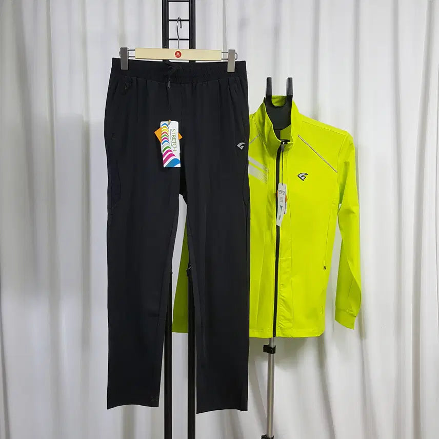 [BUNJANG] Bito Badminton Training Top & Bottom Set / 비트로 배드민턴 상의 100 트레이닝 바지 33 세트 오일장