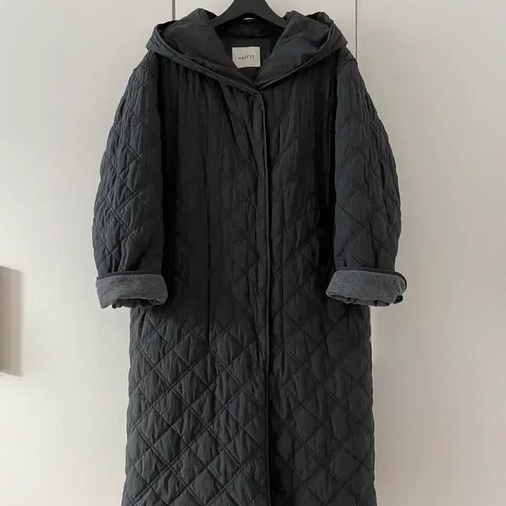 [BUNJANG] Hazzys Black Quilted Long Coat / 헤지스 블랙 퀼팅 롱 코트 (95)