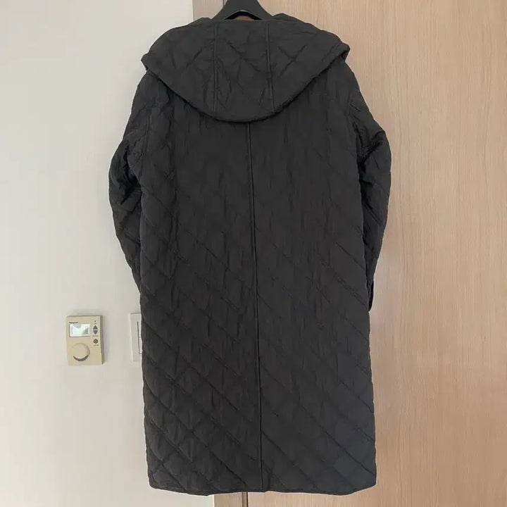 [BUNJANG] Hazzys Black Quilted Long Coat / 헤지스 블랙 퀼팅 롱 코트 (95)