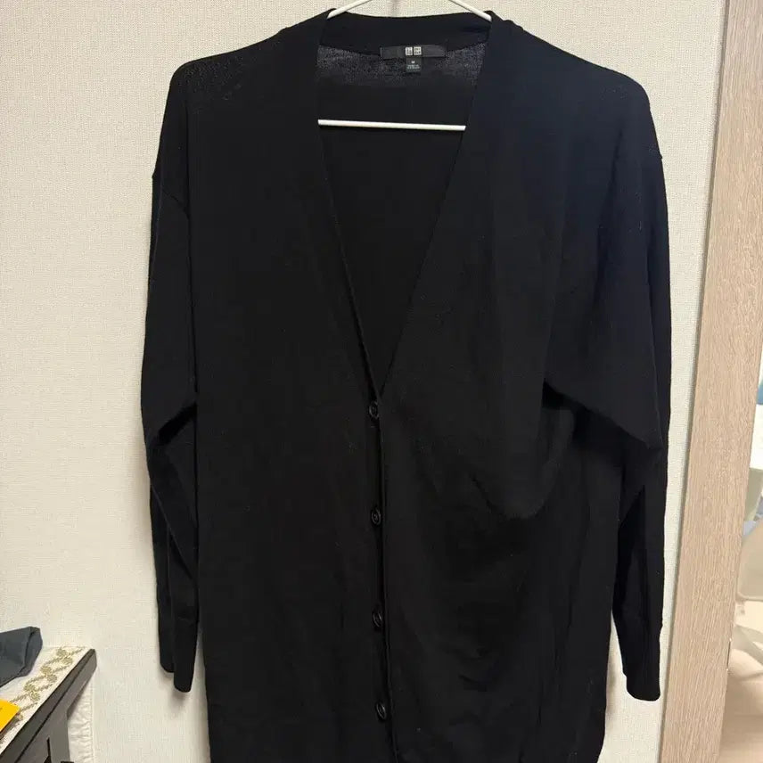 [BUNJANG] Uniqlo Black V-Neck Cardigan / 유니클로 블랙 브이넥 가디건