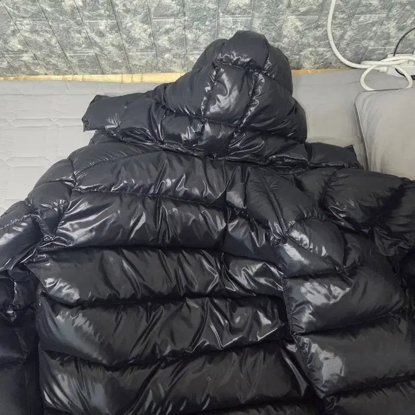 [BUNJANG] Moncler Maya Black Shiny Padded Jacket / 몽클레어 마야 블랙 유광패딩