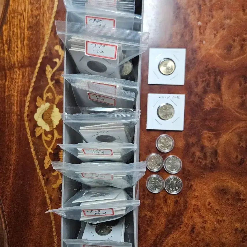 [BUNJANG] 50 Won Coin Collection / 구도안50원주화713점