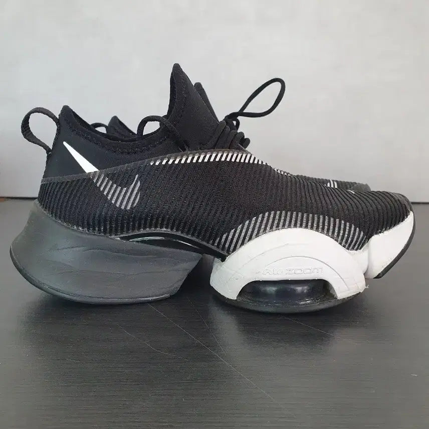 [BUNJANG] Nike Air Zoom SuperRep Black/White (230) / 나이키 에어 줌 슈퍼렙 블랙/화이트 (230)
