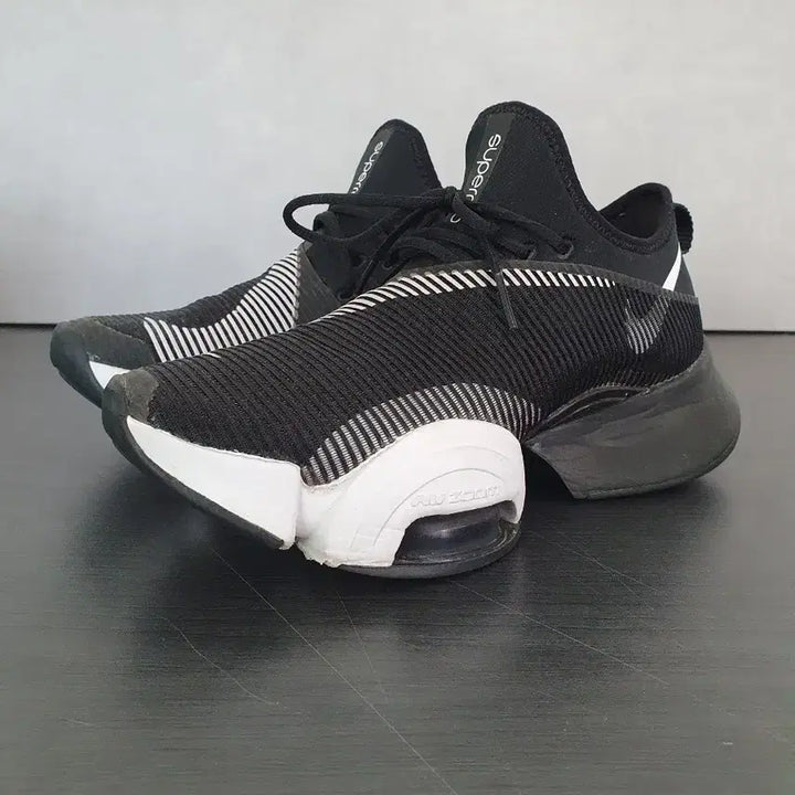 [BUNJANG] Nike Air Zoom SuperRep Black/White (230) / 나이키 에어 줌 슈퍼렙 블랙/화이트 (230)