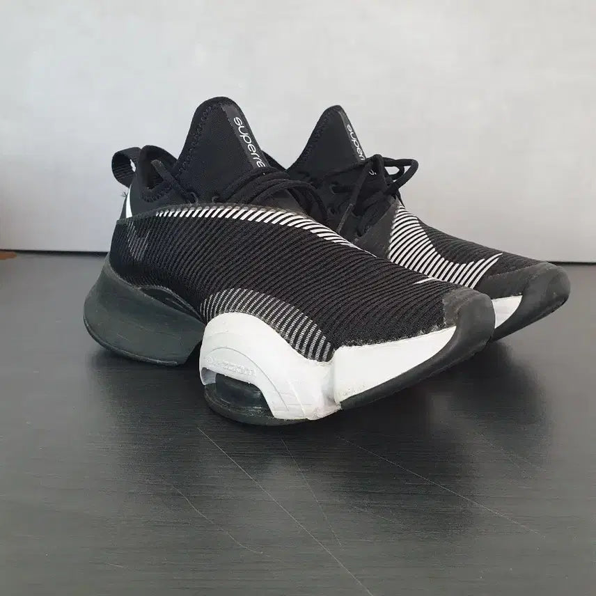 [BUNJANG] Nike Air Zoom SuperRep Black/White (230) / 나이키 에어 줌 슈퍼렙 블랙/화이트 (230)