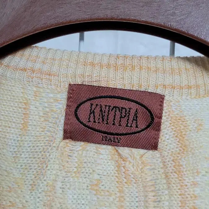 [BUNJANG] Vintage Knitpia Italian Cable Knit Sweater / [100]VINTAGE니트피아 이태리메이드 살구베이지 케이블니트 100