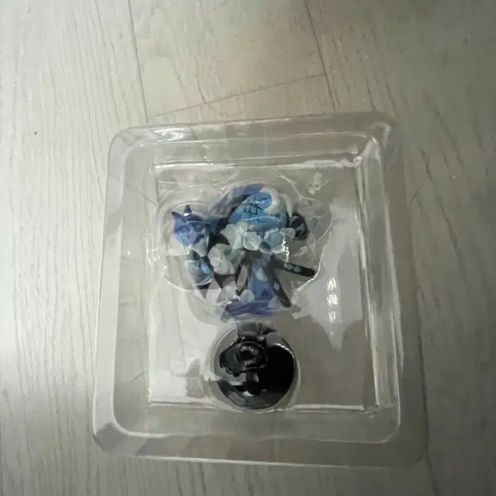 [BUNJANG] Cookie Run Kingdom Shadow Milk Cookie Figure / 쿠키런 킹덤 쉐도우 밀크 피규어(박스o),