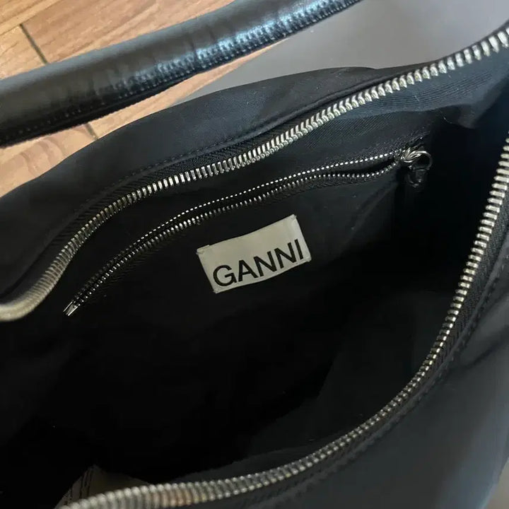 [BUNJANG] Ganni Baguette Bag / 가니 ganni 노트 바게트백