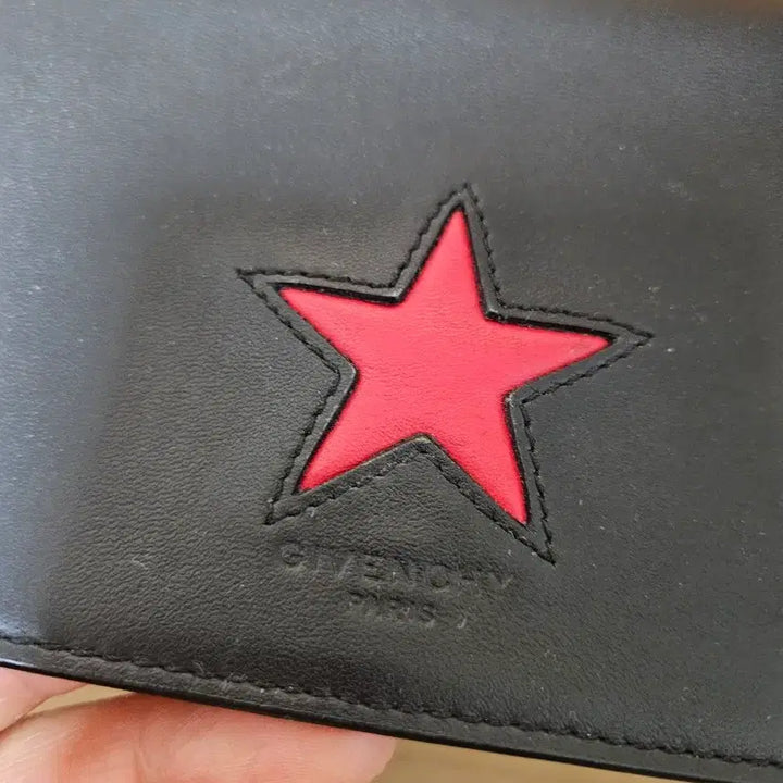 [BUNJANG] Givenchy Star Chain Bag / 지방시 블랙 가죽 스타 체인백