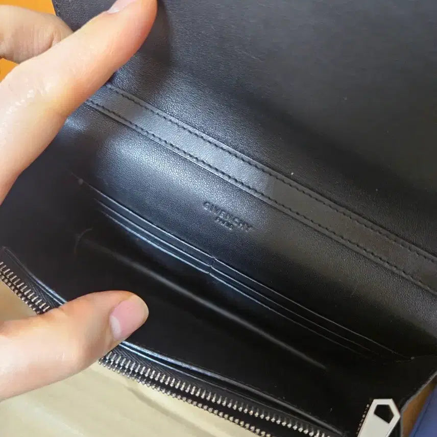 [BUNJANG] Givenchy Star Chain Bag / 지방시 블랙 가죽 스타 체인백