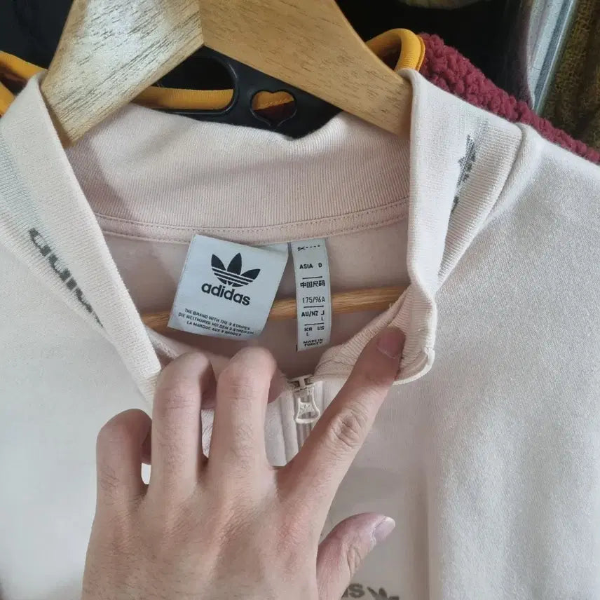[SOLD OUT] 아디다스 하프집업 맨투맨 살구색