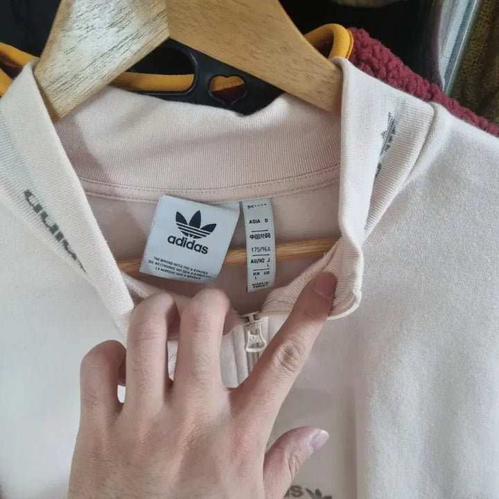 [SOLD OUT] 아디다스 하프집업 맨투맨 살구색