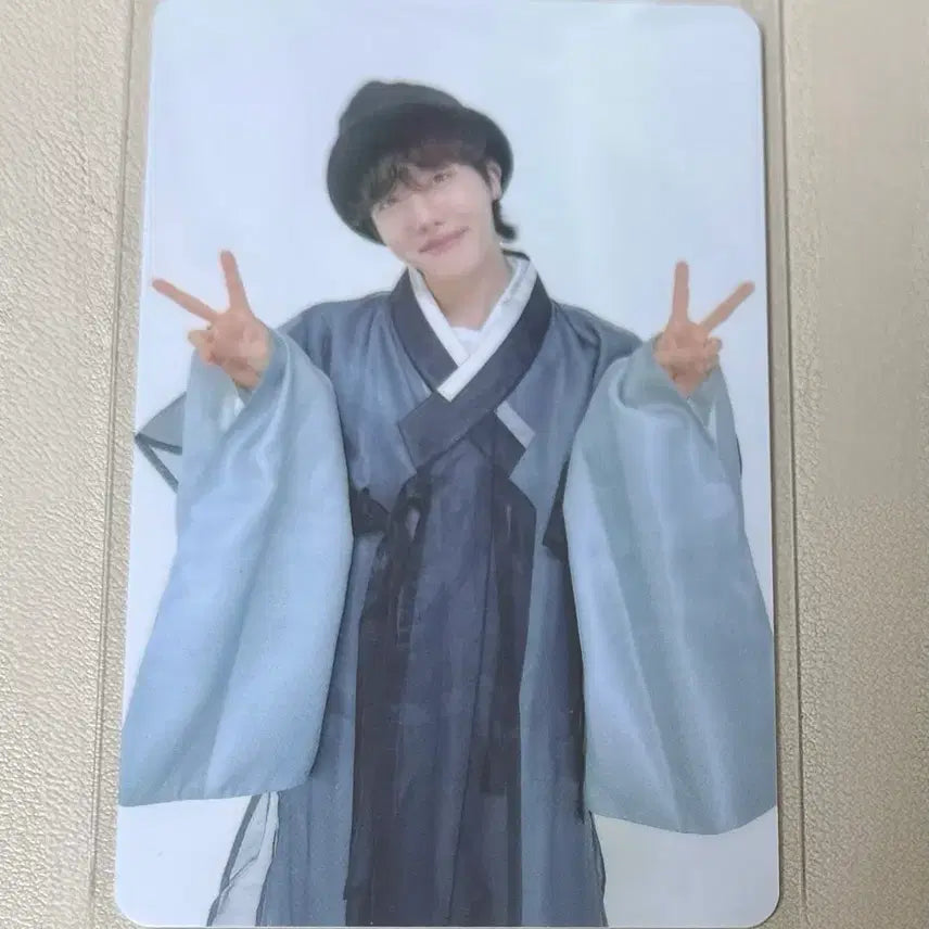 [BUNJANG] BTS Yet to Come Busan Lucky Draw J-Hope Photocard / Yet to come 부산 럭드 제이홉