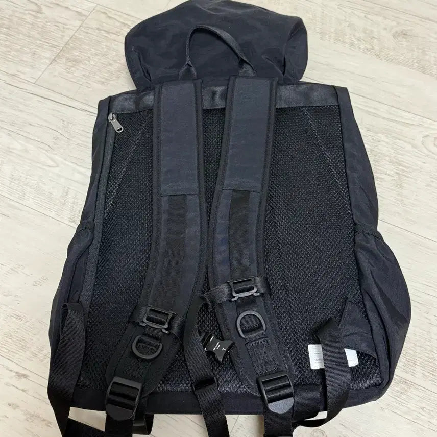 [BUNJANG] Rawrow String Backpack Black / 로우로우 스트링백팩 블랙
