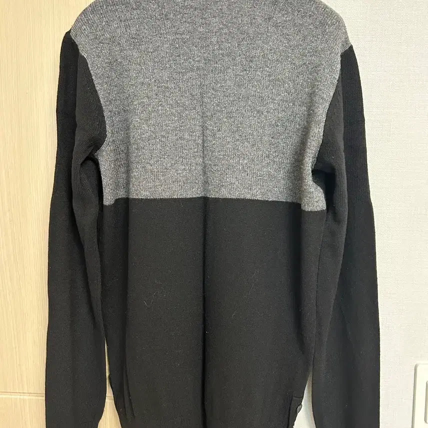 [BUNJANG] Armani Jeans V-Neck Knit Sweater / 알마니진 니트