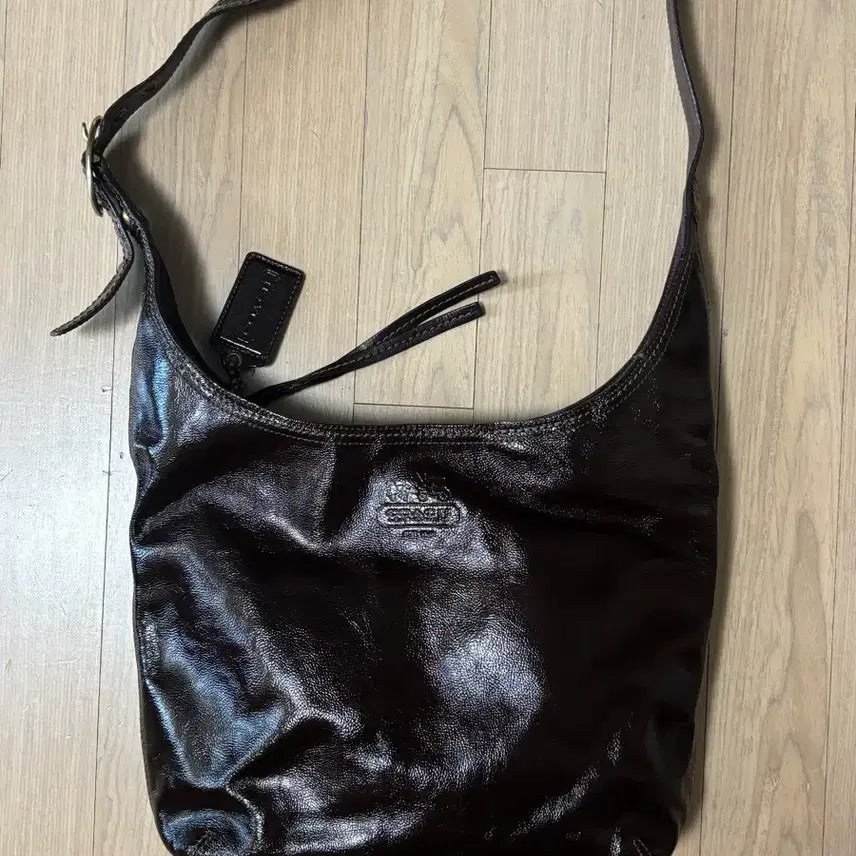 [SOLD OUT] COACH 코치 브라운 애나멜 레더 크로스백