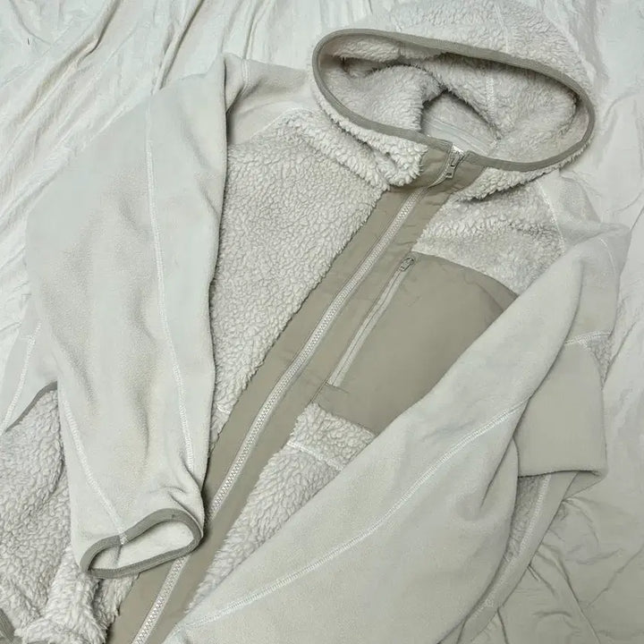 [BUNJANG] White Mountaineering Uniqlo Fleece Zip-Up Jacket / 화이트마운티니어링 유니클로 후리스집업