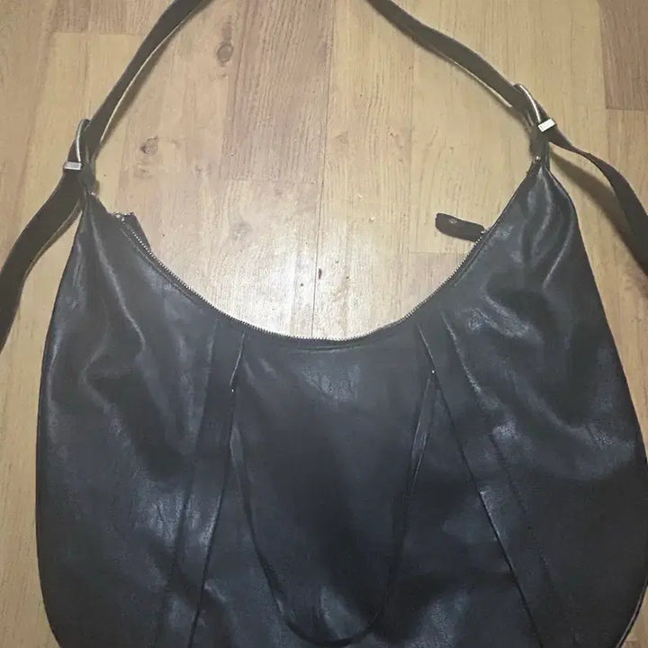 [BUNJANG] The Open Wardrobe Shoulder Bag / 밈더워드로브 숄더백