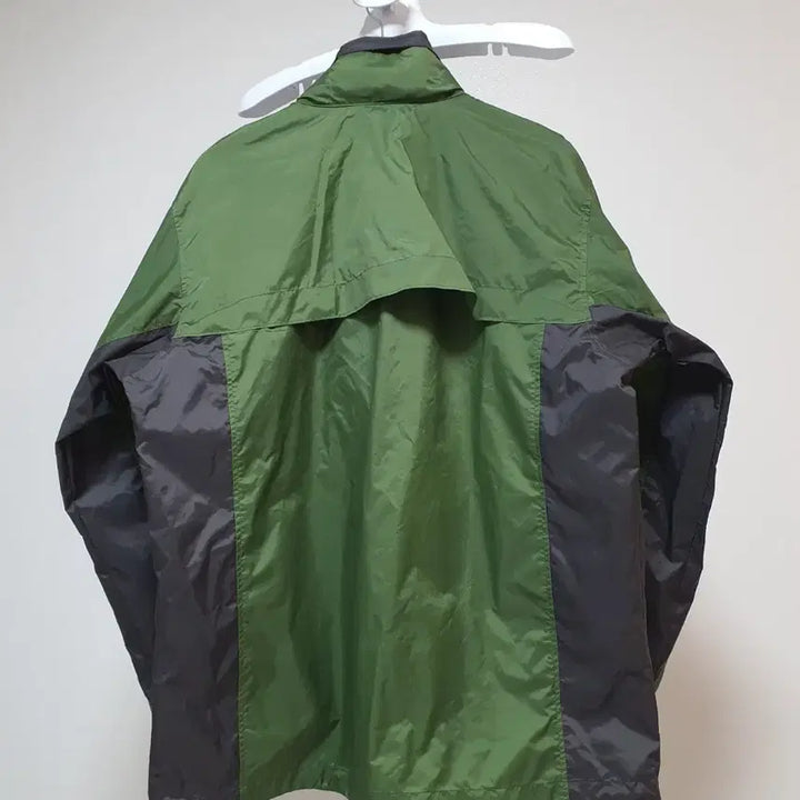 [BUNJANG] Columbia Titanium Windbreaker Jacket / 콜롬비아 티타늄 해외판 바람막이 자켓 105사이즈 새 옷