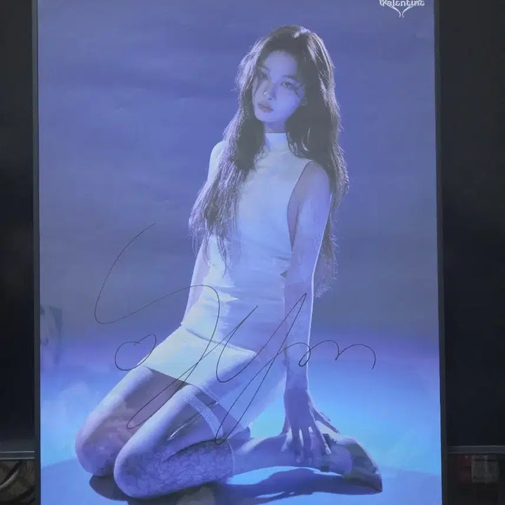 [BUNJANG] NMIXX Sullyoon Signed Poster / 엔믹스 설윤 싸인 포스터