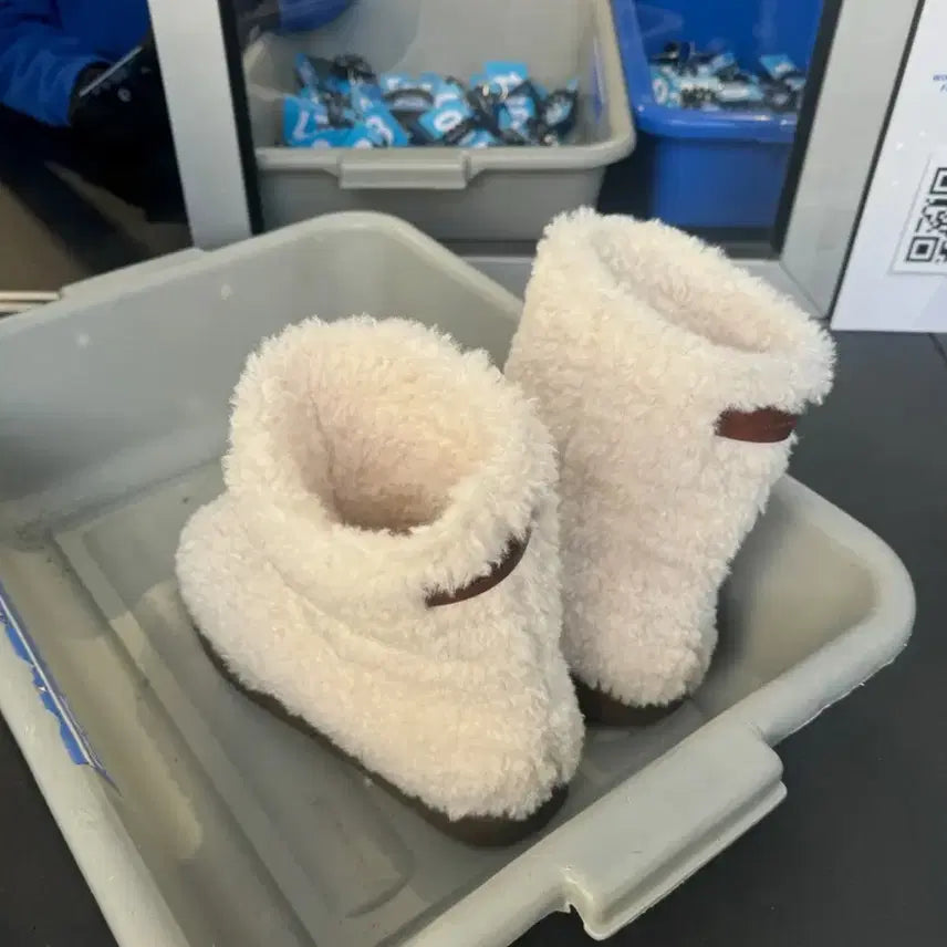 [BUNJANG] Somewhere Butter Faux Fur Boots / (구함)썸웨어버터 퍼부츠