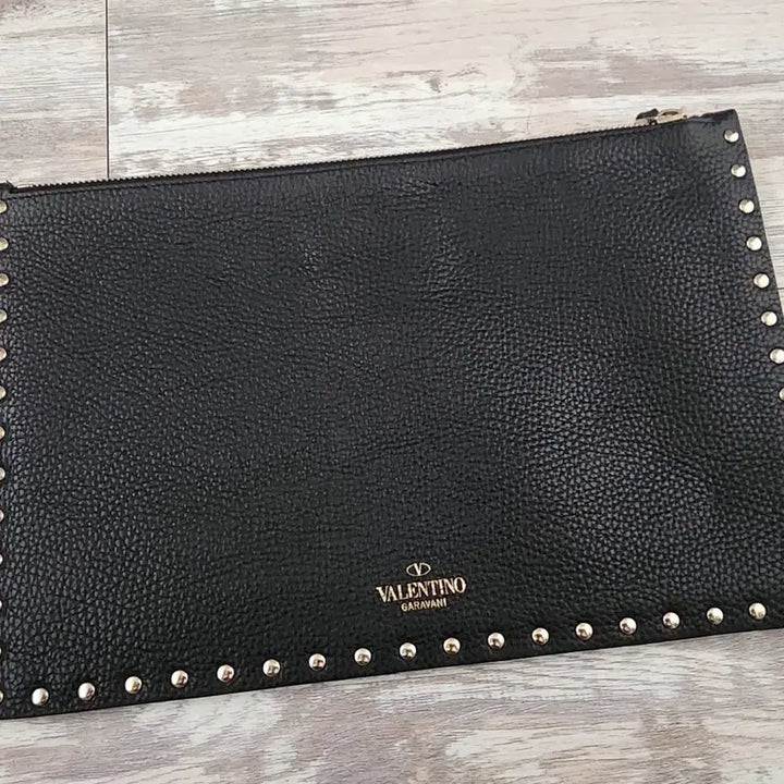 [BUNJANG] Valentino Rockstud Clutch / 발렌티노 클러치