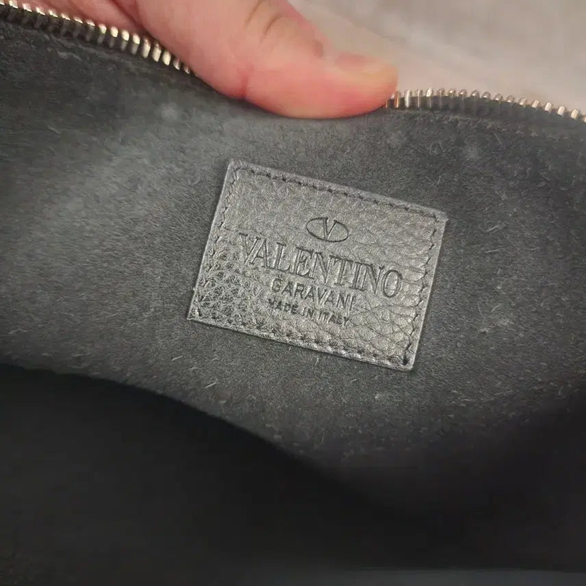 [BUNJANG] Valentino Rockstud Clutch / 발렌티노 클러치