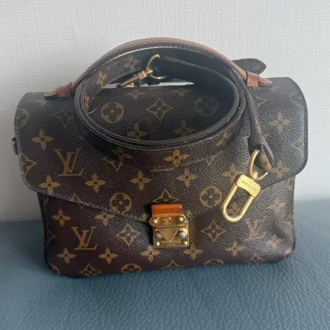 [BUNJANG] Louis Vuitton Pochette Metis Handbag / 루이비통 포쉐트 메티스