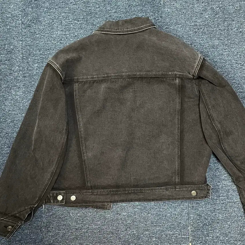 [BUNJANG] COOR Faded Washed Black Trucker Jacket / COOR 트러커 자켓 (페이디드 워싱 블랙)
