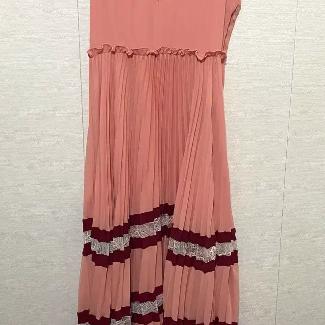 [SOLD OUT] 마쥬 핑크 플리츠 원피스