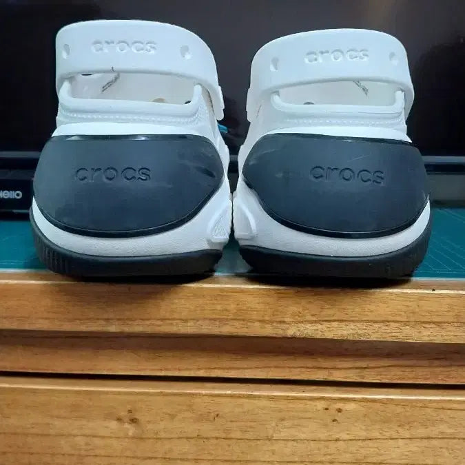 [BUNJANG] Crocs Bubble Crush Clog Sandals / 크록스 버블 크러쉬 클로그 샌들. M11. 290