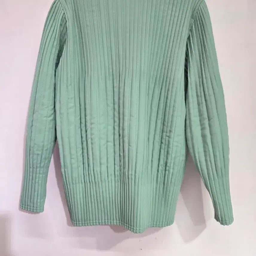[BUNJANG] Yoichi Round Quilted Padded Blouse / 요이츠)라운드 퀼팅 누빔 패딩 블라우스F