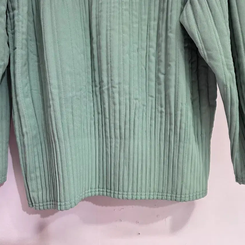 [BUNJANG] Yoichi Round Quilted Padded Blouse / 요이츠)라운드 퀼팅 누빔 패딩 블라우스F