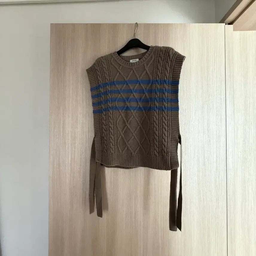 [BUNJANG] System Knit Vest / 시스템 케이블 베스트