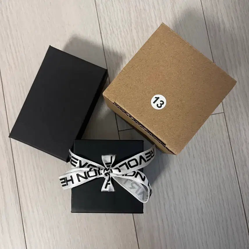 [BUNJANG] Lee Revolution Ring and Necklace / 리레볼루션 반지 및 목걸이 (13호)