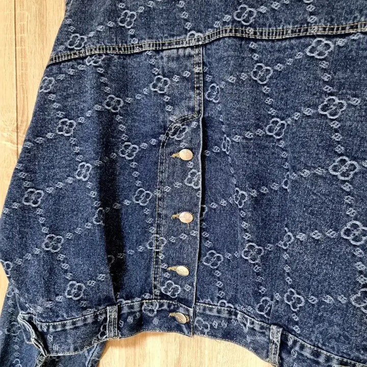 [SOLD OUT] 패턴 크롭 데님자켓