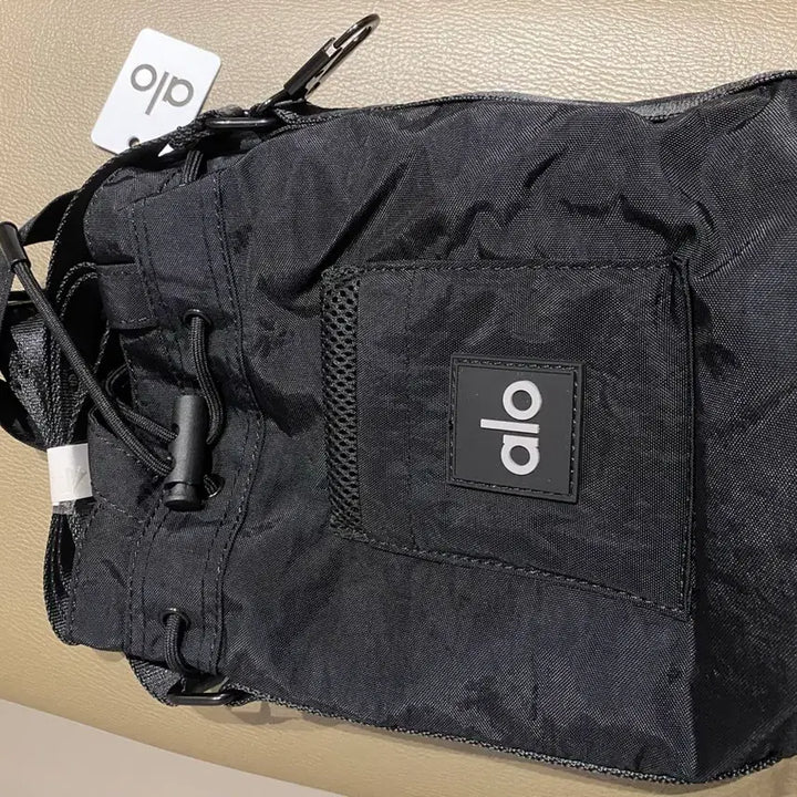 [BUNJANG] ALO Drawstring Bucket Bag Black / 알로 ALO 드로스트링 버킷백 블랙