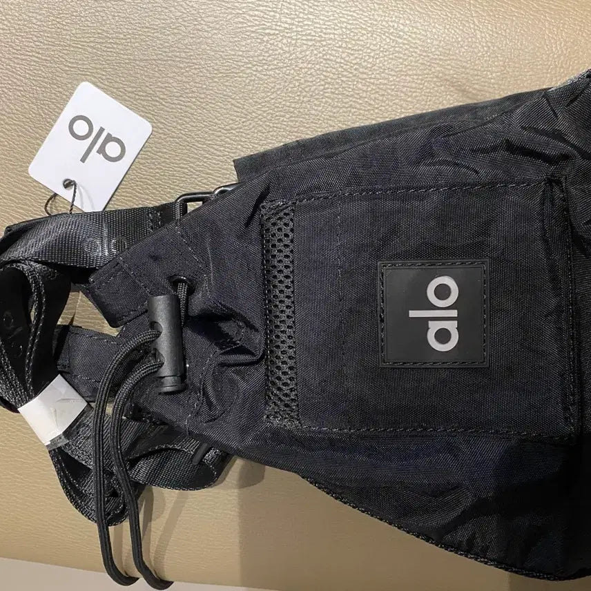 [BUNJANG] ALO Drawstring Bucket Bag Black / 알로 ALO 드로스트링 버킷백 블랙