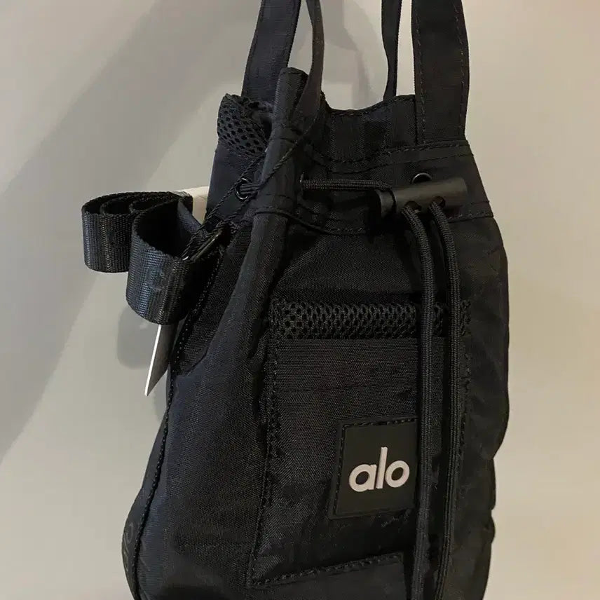 [BUNJANG] ALO Drawstring Bucket Bag Black / 알로 ALO 드로스트링 버킷백 블랙