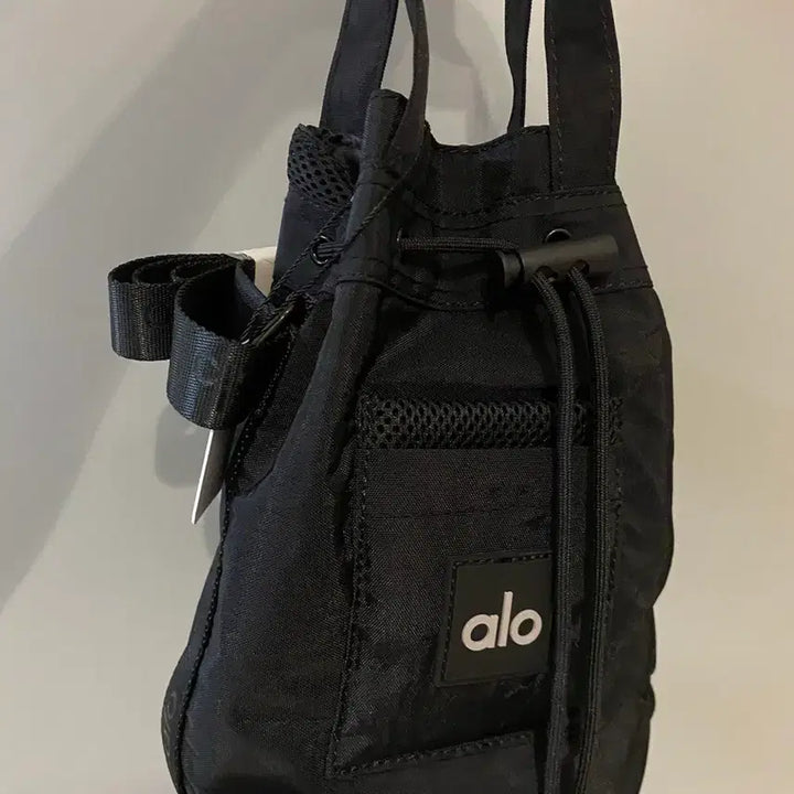 [BUNJANG] ALO Drawstring Bucket Bag Black / 알로 ALO 드로스트링 버킷백 블랙