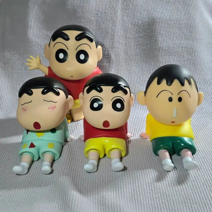 [BUNJANG] Crayon Shin-chan Figure Bundle Set / 짱구 피규어/거치대 (4개 일괄)