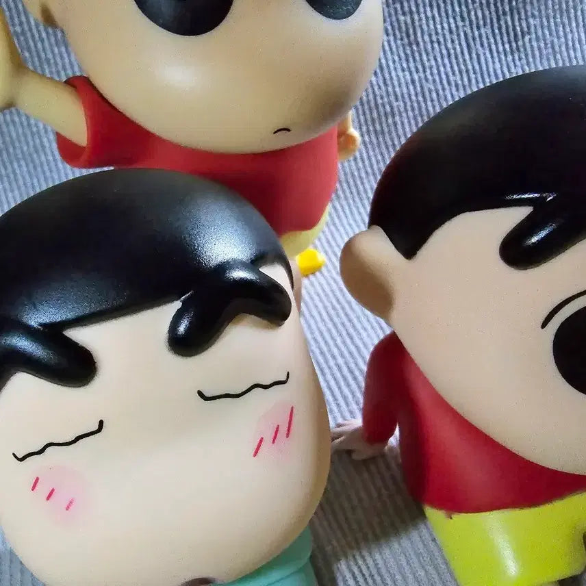 [BUNJANG] Crayon Shin-chan Figure Bundle Set / 짱구 피규어/거치대 (4개 일괄)